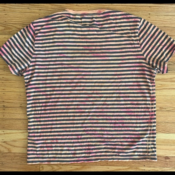 Macy’s Guess t-shirt sz xl pink/yellow - Picture 3 of 3